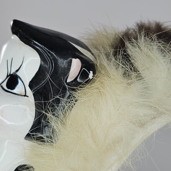 Vintage Ceramic Skunk Figurine Fur Tail Anthropomorphic KItsch *FLAW* - Picture 9 of 10